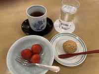 �M�̏�̐H�ו��ƈ��ݕ�

AI �����R���e���c�͌����܂މ\��������܂��B