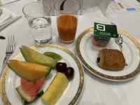 �e�[�u���̏�ɂ��邢���ȐH�ו�

AI �����R���e���c�͌����܂މ\��������܂��B