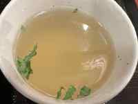 �{�E���̒��ɓ����Ă���X�[�v

AI �����R���e���c�͌����܂މ\��������܂��B