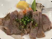 �M�̏�̓��Ɩ�؂̗���

AI �����R���e���c�͌����܂މ\��������܂��B