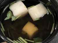 ����, �H�i, �{�E��, �e�[�u�� ���܂܂�Ă���摜

AI �����R���e���c�͌����܂މ\��������܂��B