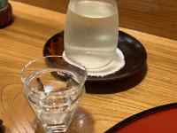 �e�[�u��, �J�b�v, �ؐ�, ���� ���܂܂�Ă���摜

AI �����R���e���c�͌����܂މ\��������܂��B