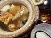 �J�b�v, �H�i, �R�[�q�[, �e�[�u�� ���܂܂�Ă���摜

AI �����R���e���c�͌����܂މ\��������܂��B