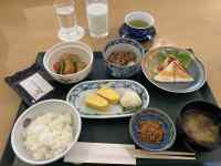 �e�[�u���ɒu���Ă���l�X�ȗ���

AI �����R���e���c�͌����܂މ\��������܂��B