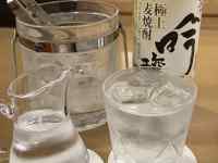 �J�b�v, �e�[�u��, �K���X, �H�i ���܂܂�Ă���摜

AI �����R���e���c�͌����܂މ\��������܂��B