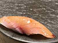 ��, �H�i, ����, �e�[�u�� ���܂܂�Ă���摜

AI �����R���e���c�͌����܂މ\��������܂��B