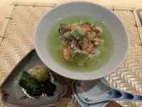 �M�̏�ɂ���X�[�v

AI �����R���e���c�͌����܂މ\��������܂��B