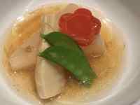 �M�̏�ɂ���X�[�v

AI �����R���e���c�͌����܂މ\��������܂��B