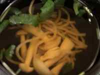 �{�E���̒��ɂ���T���_

AI �����R���e���c�͌����܂މ\��������܂��B