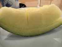 �t���[�c, �e�[�u��, ���� ���܂܂�Ă���摜

AI �����R���e���c�͌����܂މ\��������܂��B