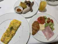 �M�̏�̐H��

AI �����R���e���c�͌����܂މ\��������܂��B