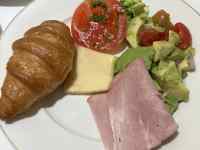 �M�̏�̐H�ו�

AI �����R���e���c�͌����܂މ\��������܂��B