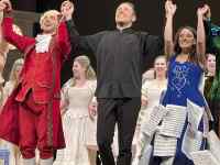 �|�[�Y���Ƃ�l����

AI �����R���e���c�͌����܂މ\��������܂��B