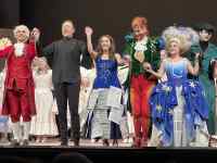 ����ŗ����Ă��鐔�l�̐l����

AI �����R���e���c�͌����܂މ\��������܂��B