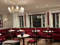 �_�C�j���O���[���̈�p

AI �����R���e���c�͌����܂މ\��������܂��B