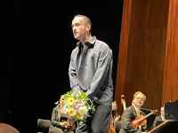 �j, ����, �X�[�c, �e�[�u�� ���܂܂�Ă���摜

AI �����R���e���c�͌����܂މ\��������܂��B