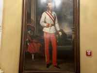 �h�A�̑O�ɗ����Ă��鏗��

AI �����R���e���c�͌����܂މ\��������܂��B