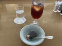 �M�̏�ɂ��郏�C���O���X

AI �����R���e���c�͌����܂މ\��������܂��B