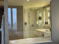 �K���X����̃V�����[���[��

AI �����R���e���c�͌����܂މ\��������܂��B