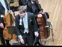 �X�[�c�𒅂��j����cg

AI �����R���e���c�͌����܂މ\��������܂��B