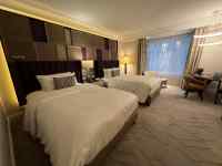 �z�e���̃x�b�h���[��

AI �����R���e���c�͌����܂މ\��������܂��B