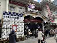 �����̑O������l�X

AI �����R���e���c�͌����܂މ\��������܂��B