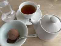 �J�b�v, �e�[�u��, �R�[�q�[, ���� ���܂܂�Ă���摜

AI �����R���e���c�͌����܂މ\��������܂��B