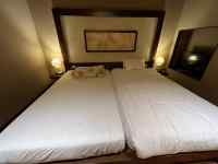 ����, �x�b�h, �Q��, ���� ���܂܂�Ă���摜

AI �����R���e���c�͌����܂މ\��������܂��B