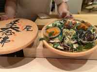 �l, �H�i, ����, �e�[�u�� ���܂܂�Ă���摜

AI �����R���e���c�͌����܂މ\��������܂��B