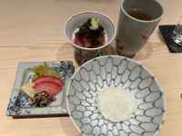 �e�[�u��, �H�i, ����, �M ���܂܂�Ă���摜

AI �����R���e���c�͌����܂މ\��������܂��B