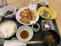 �e�[�u���̏�ɂ��邢���ȐH�ו�

AI �����R���e���c�͌����܂މ\��������܂��B