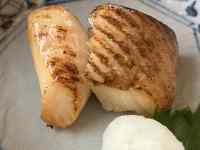 �g���C�̏�ɂ��鐔��ނ̃p��

AI �����R���e���c�͌����܂މ\��������܂��B